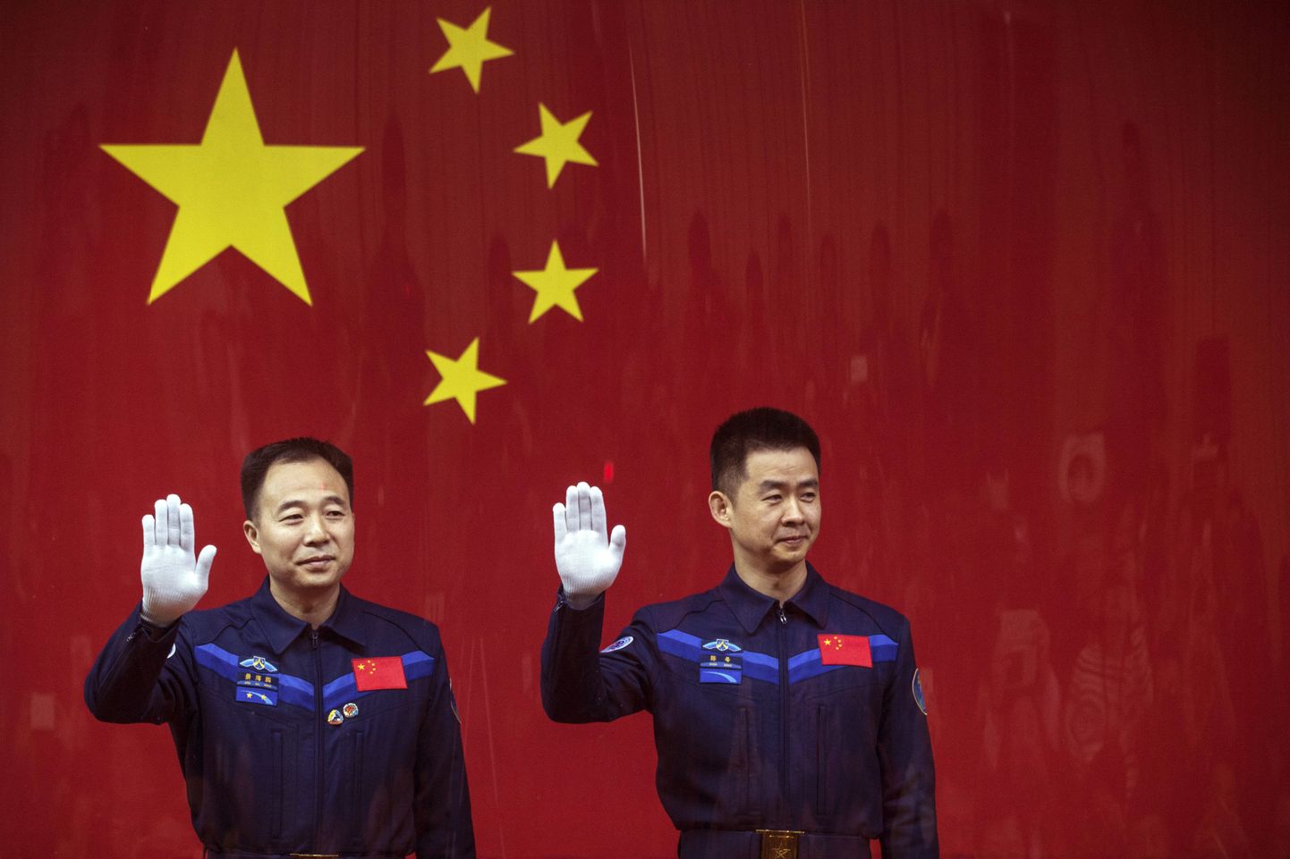 Homme veidi rohkem, kui kuuks kosmosesse lendavad Hiina astronaudid.