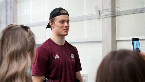 Veinbergs: Došanās uz NCAA ir labākais lēmums, ko hokejists var pieņemt