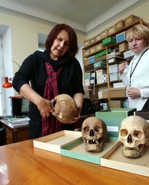 Tallinna Ülikooli arheoloogia teaduskogu teadur Raili Allmäe (vasakul) Foto: Toomas Huik/PM/Scanpix