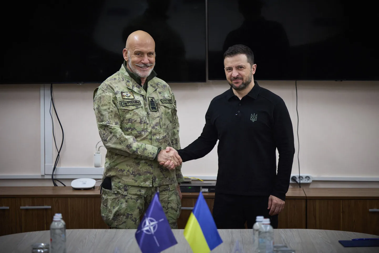 Адмирал Джузеппе Каво Драгоне и президент Украины Владимир Зеленский.