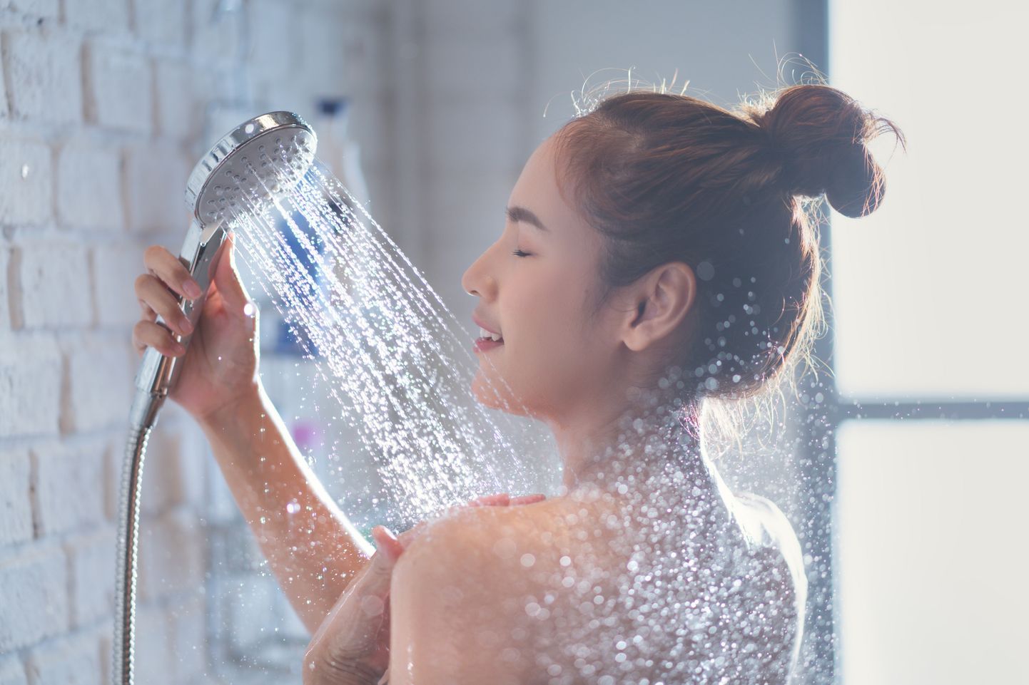Külma duši eeliste hulka kuuluvad ilusam jume ning parem immuunsüsteem.