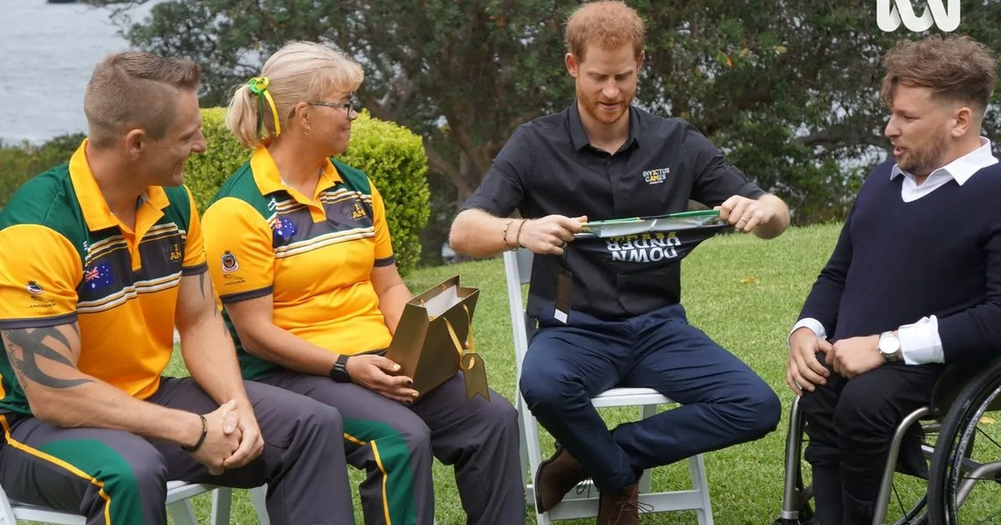 Prints Harry sai Austraalias kingituseks ujumispüksid