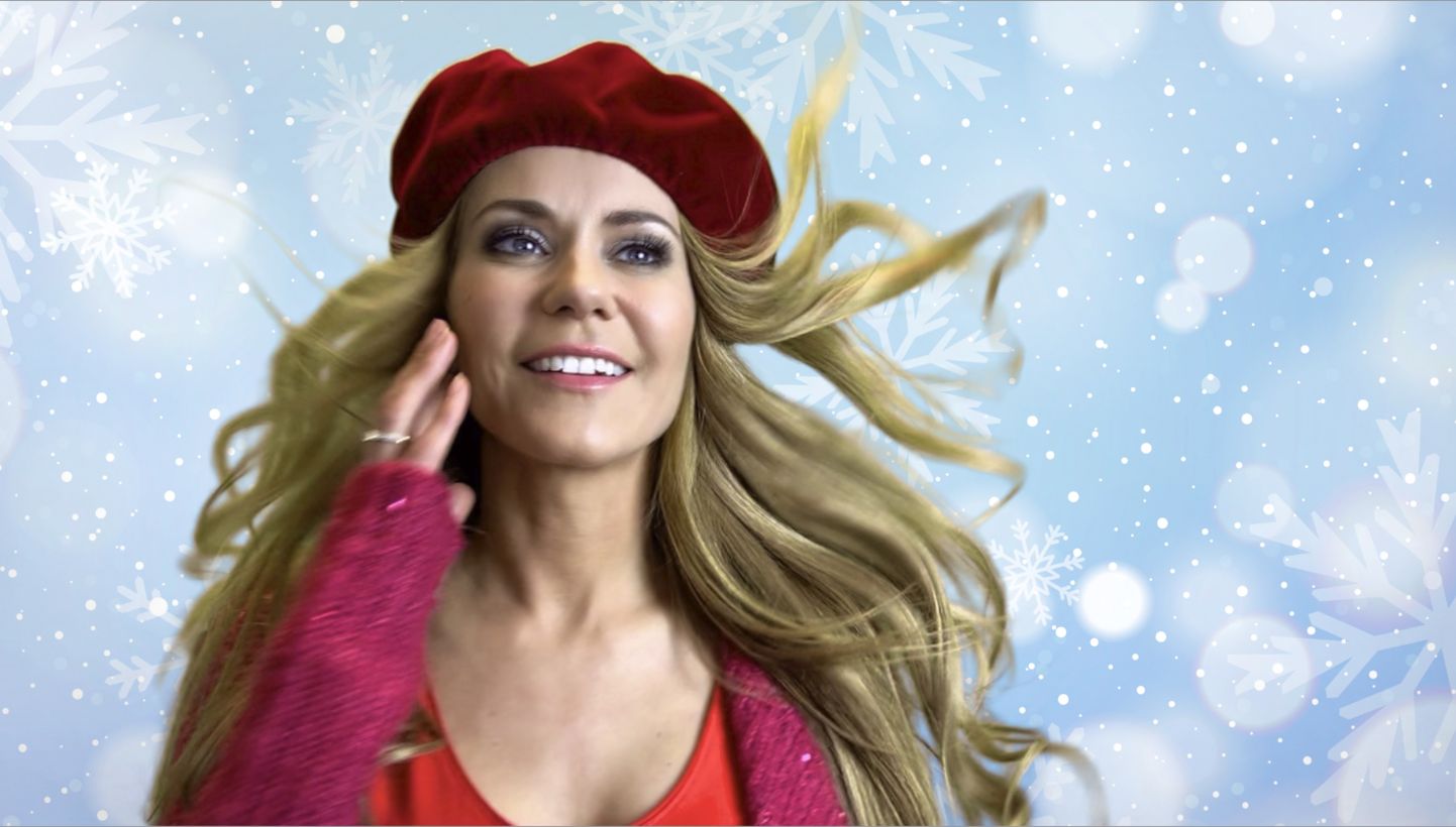 Jenny May laiž klajā sirsnīgu Ziemassvētku singlu "Viens eņģelis"