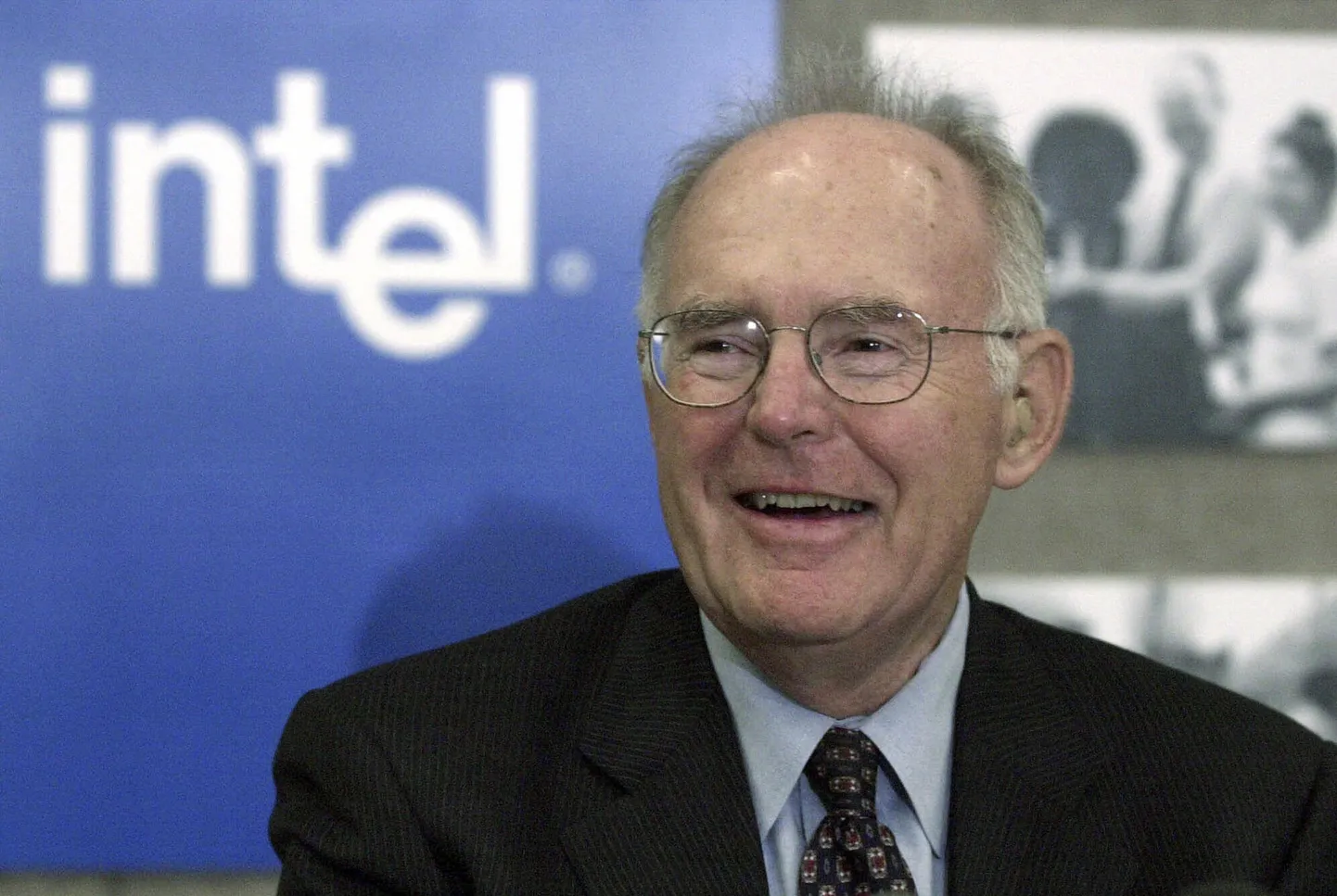 Gordon Moore 2001. aastal.