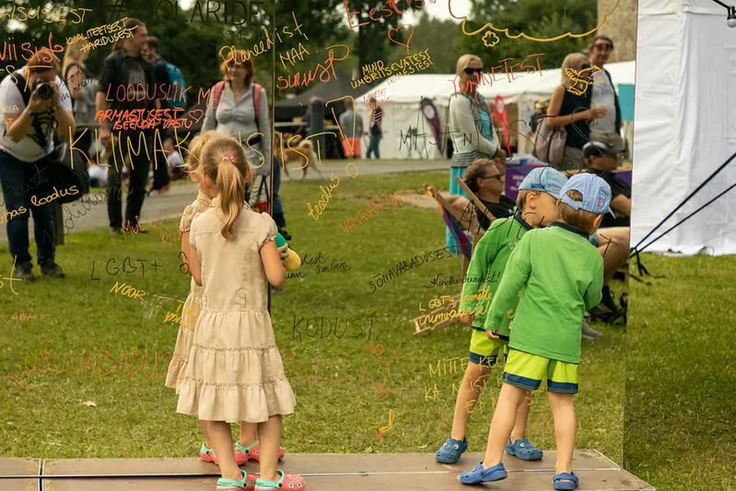 Viljandi esimesele [eel]arvamusfestivalile pakuti 17 teemat, millest jäi sõelale seitse, mis omakorda moodustavad kaks aruteluala.
