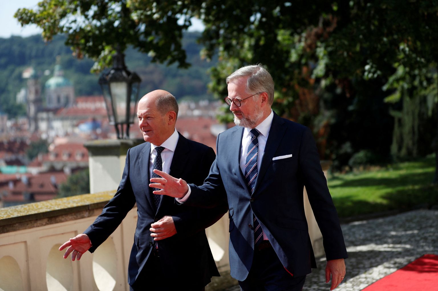 Visiidil Tšehhi kohtus Saksa kantsler ka Tšehhi peaministri Petr Fialaga.