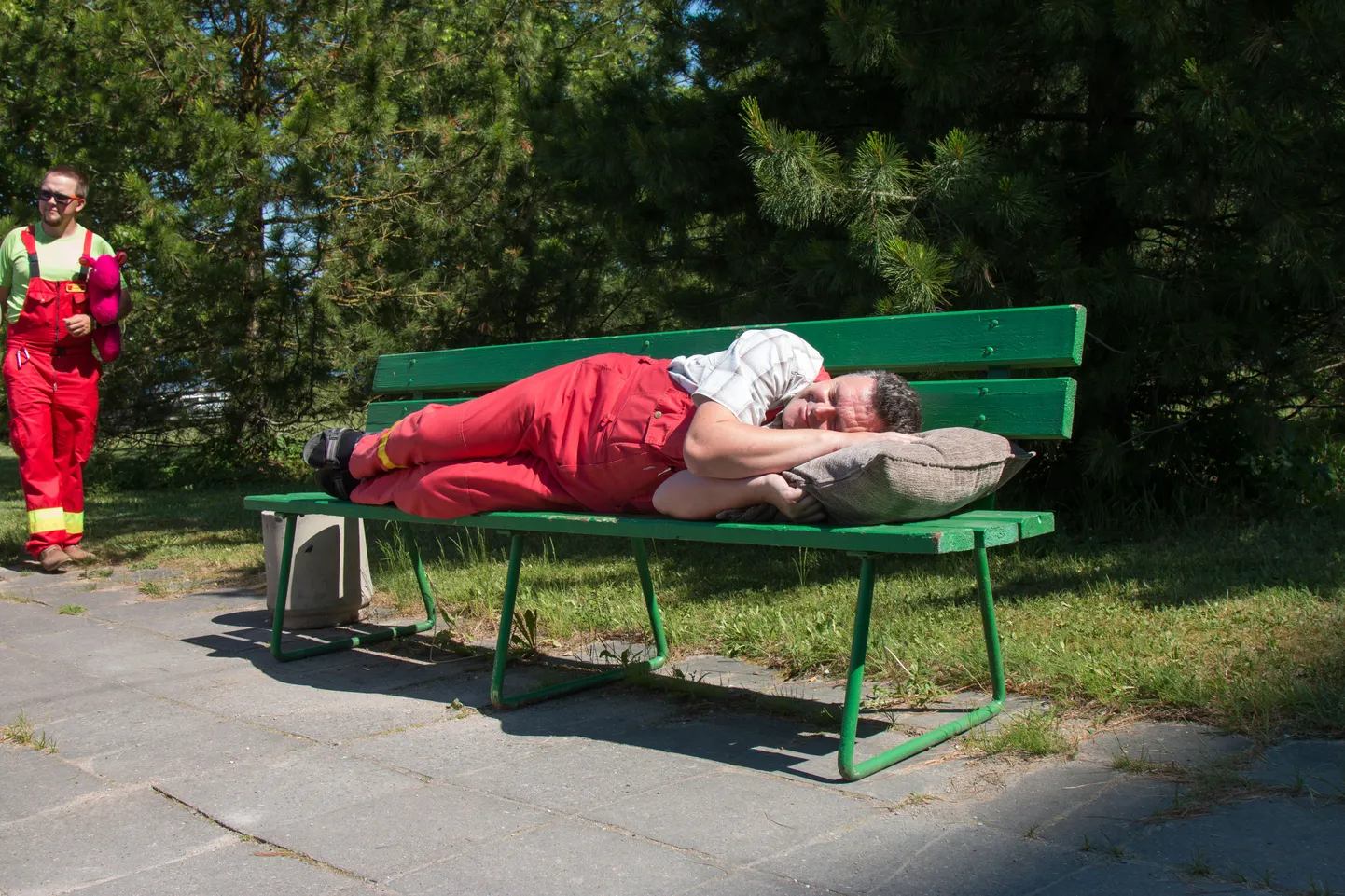 Meditsiinitöötajate protestiaktsioon Viljandi haigla ees 31. mail 2016.
