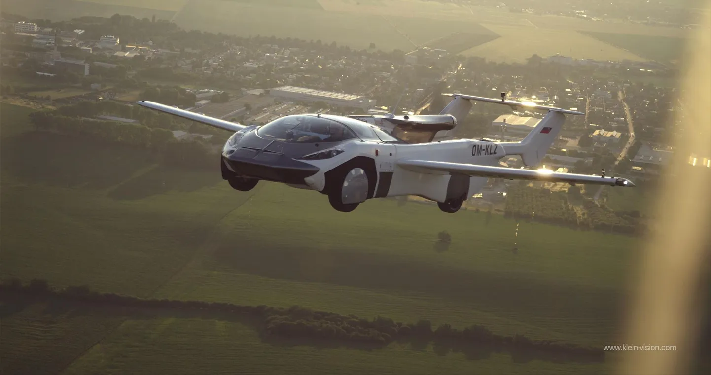 Stefan Kleini konstrueeritud AirCar 28. juunil lõpetamas oma järjekorras 142. katselendu, mis kestis 35 minutit.