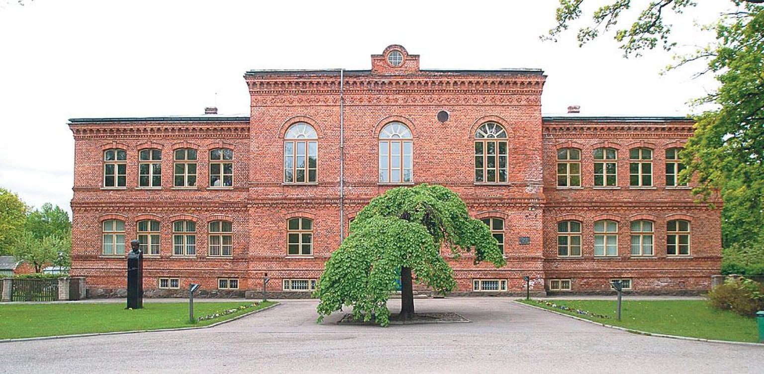 Tänavuse Pärnu linna hariduspreemia pälvis Pärnu Kuninga tänava põhikool.