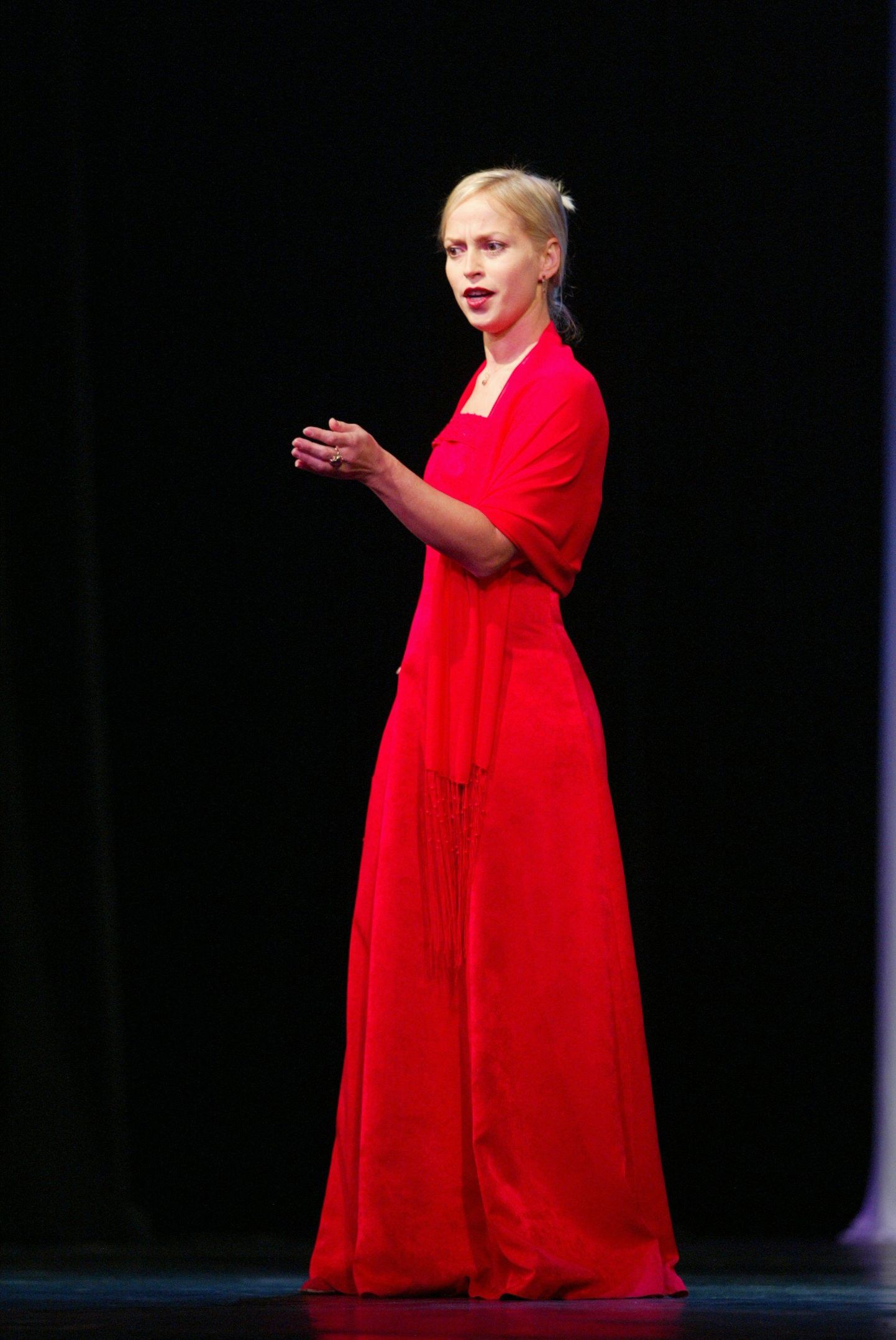 Angelika Mikk 2005. aastal Vanemuise laval.