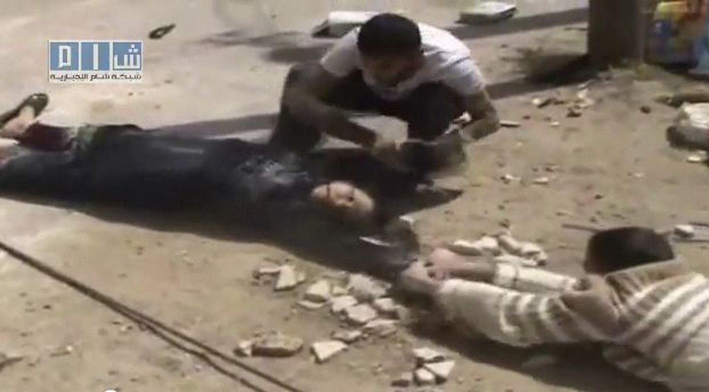 Amatöörvideo kaader, milles on näha Daraas hukkunuid