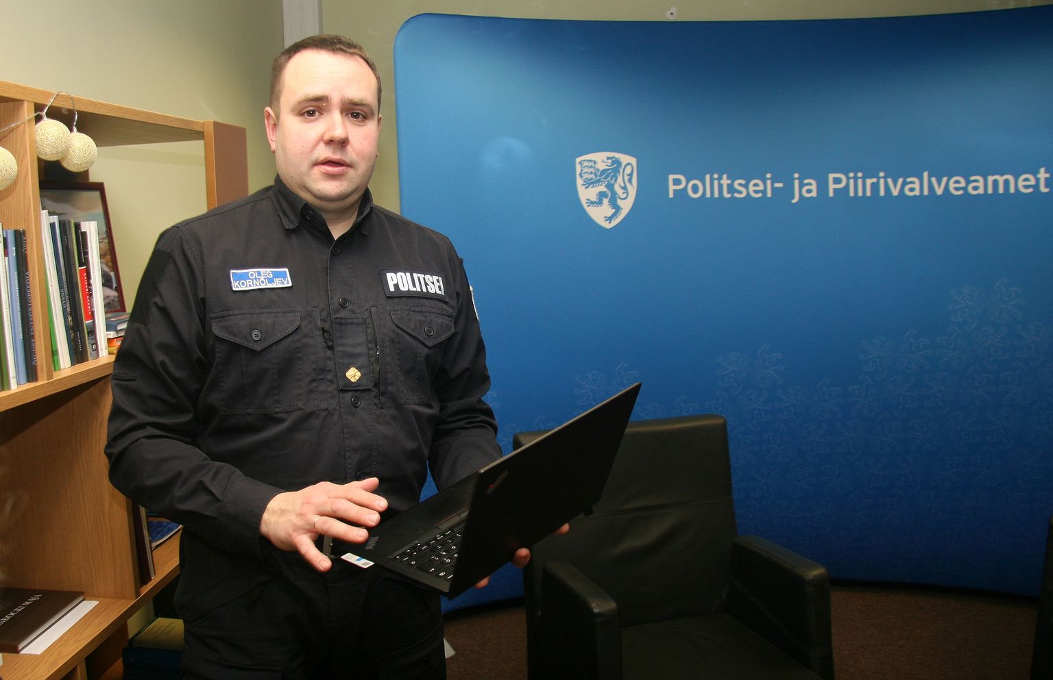 Jaanuaris ametisse asunud veebipolitseinik Oleg Kornõljev tuletab meelde, et seadused kehtivad ka internetis: midagi seadusvastast märgates tuleb sellest politseile teada anda.