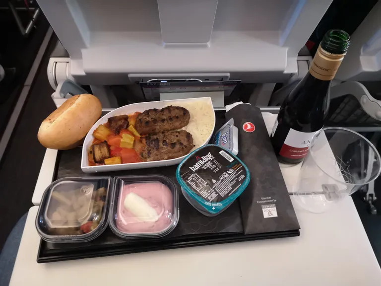 Turkish Airilines annab jätkuvalt hästi süüa. Ja tasuta.