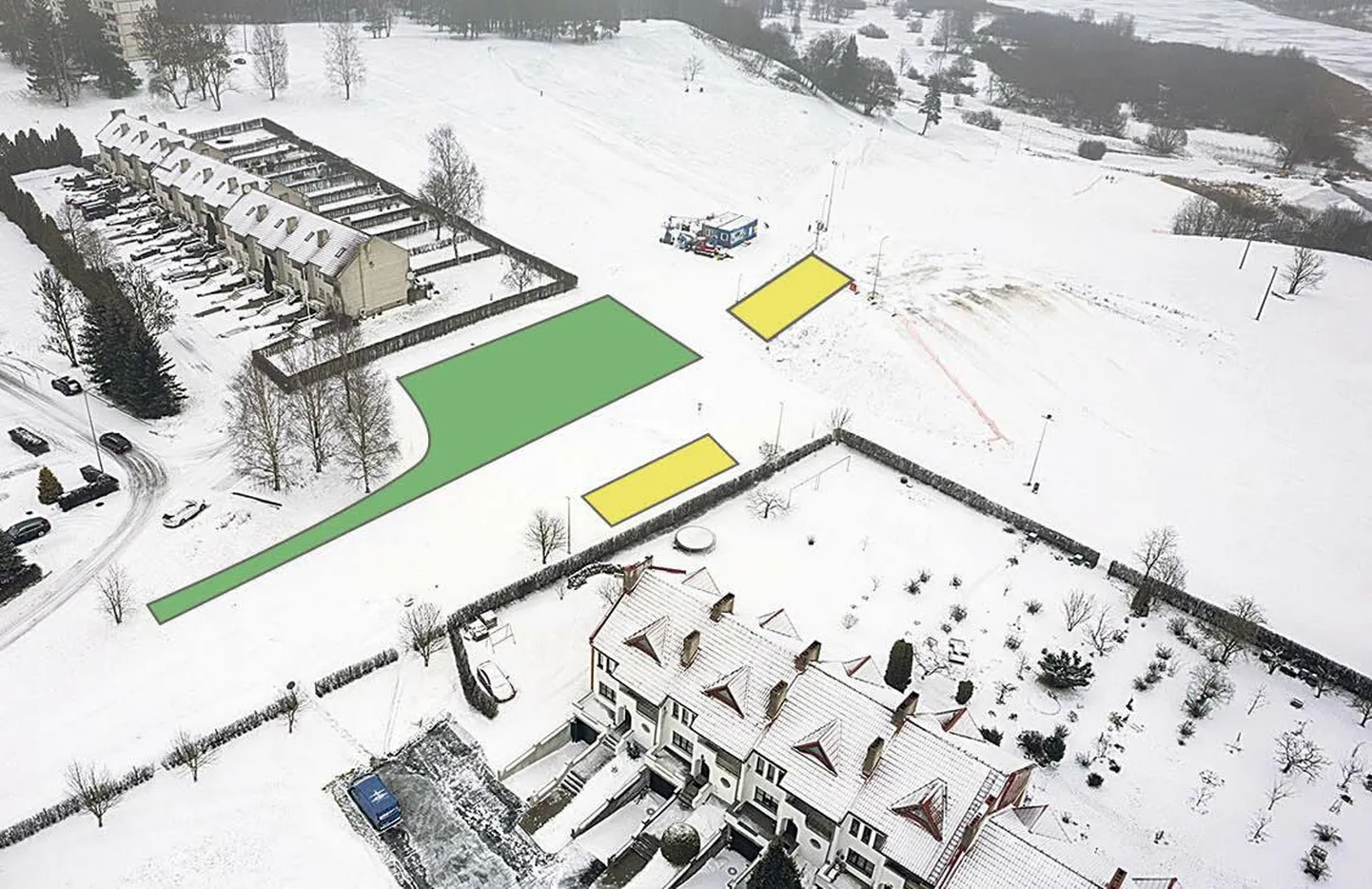 Linnajuhid soovivad arendada Huntaugu mäest tervisesportlaste keskuse. Selleks tuleks rajada parkla (roheline) ja olmehoone (kollane). Esialgu pole selge, kas hoone tuleks maa peale või tehiskünka sisse.