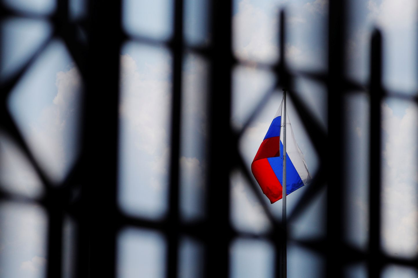 Vene lipp lehvib Vene suursaatkonnas Washingtonis.
