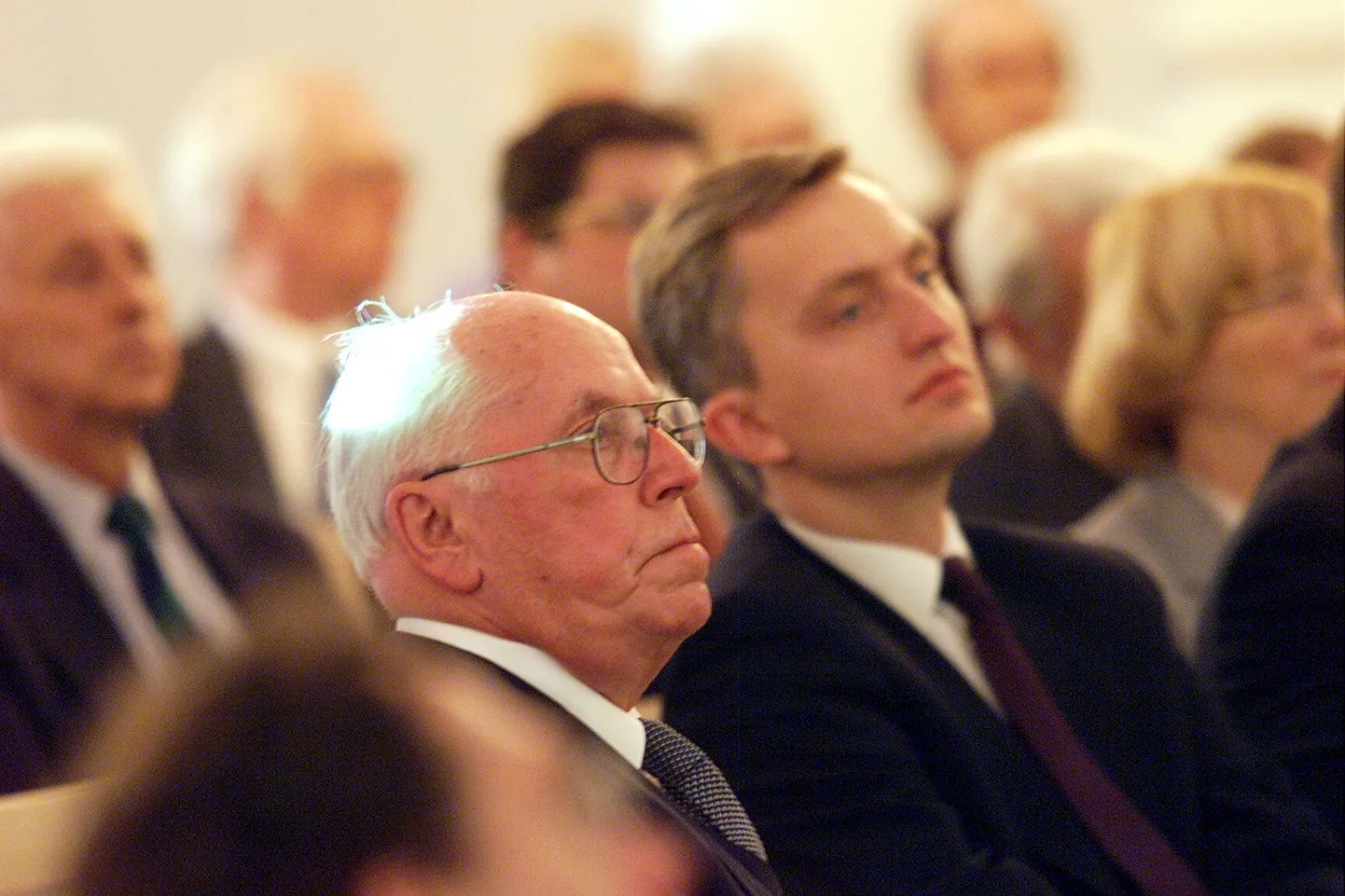 Hansapanga juht Indrek Neivelt ja president Lennart Meri. Hansapanga ühel kevadkonverentsil kutsus president Meri üles Eesti Nokiat otsima.