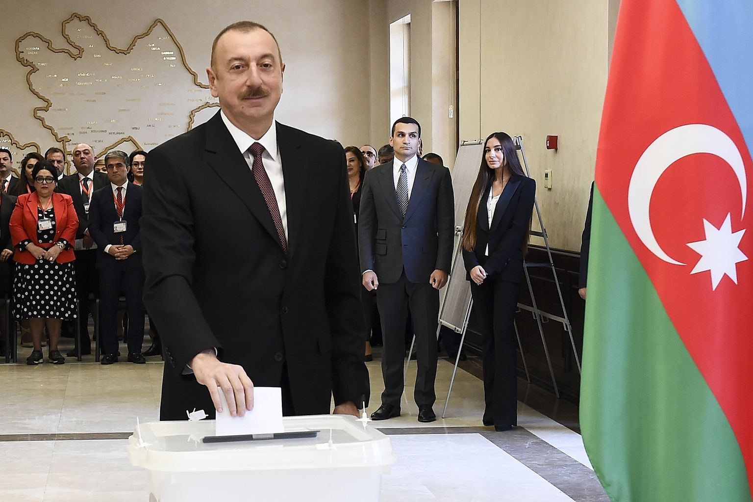 President Ilham Alijev andis oma hääle Bakuus.