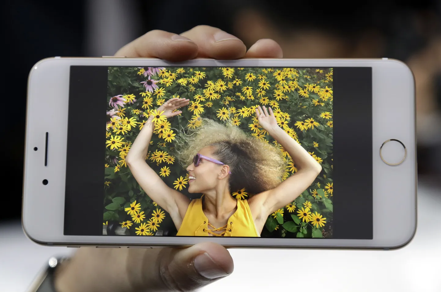 Kui Venemaalt tuuakse salakaubana Eestisse suitsu, siis Eestist viiakse idapiiri taha iPhone.