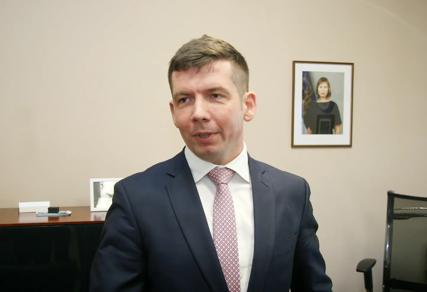 Kuna Martin Repinski ei saanud ligipääsu NATO saladustele, siis vangerdas Keskerakond ta riigikaitsekomisjonist Oudekki Loone vastu põhiseaduskomisjoni.