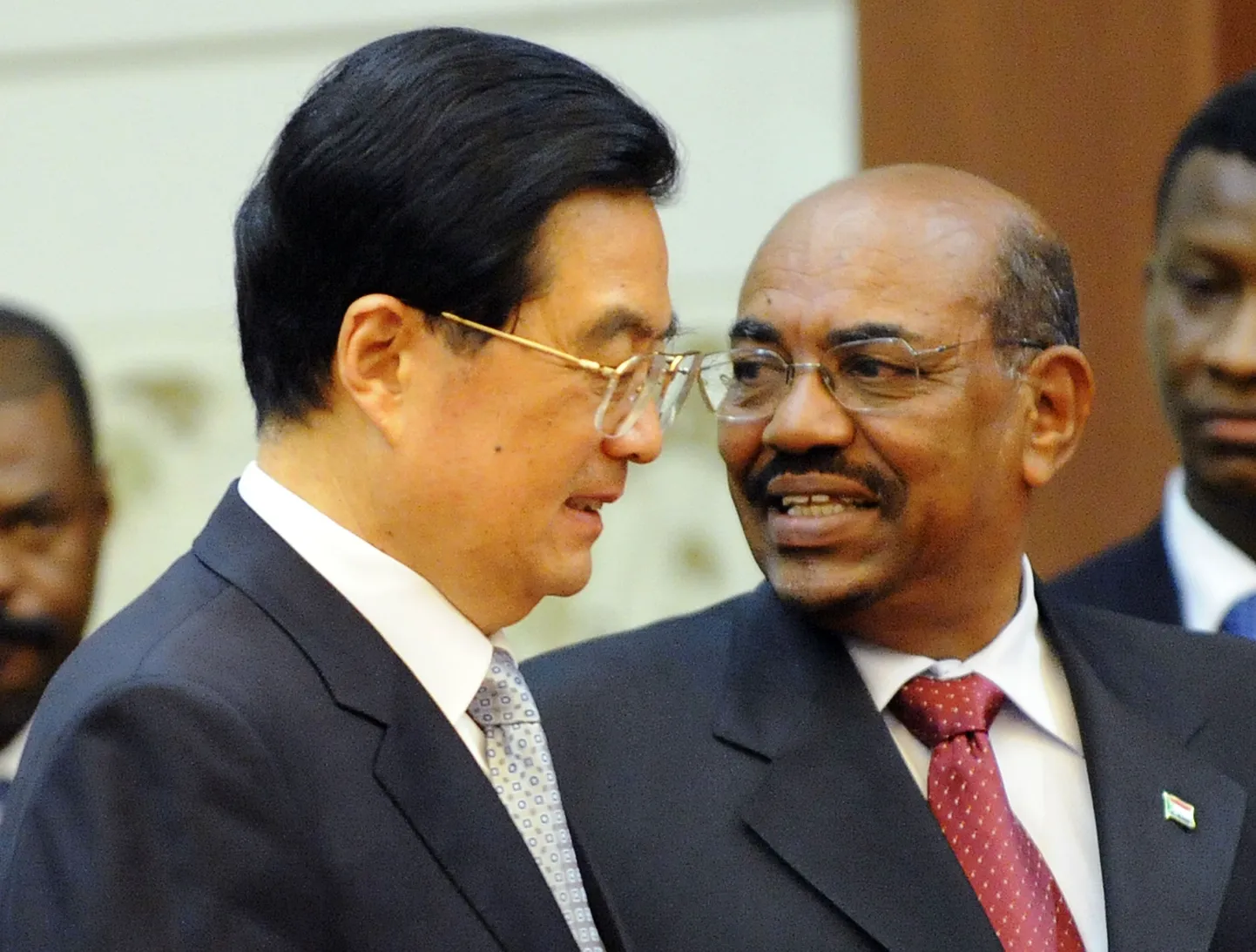 Hiina president Hu Jintao (vasakul) ja tema Sudaani kolleeg Omar al-Bashir.