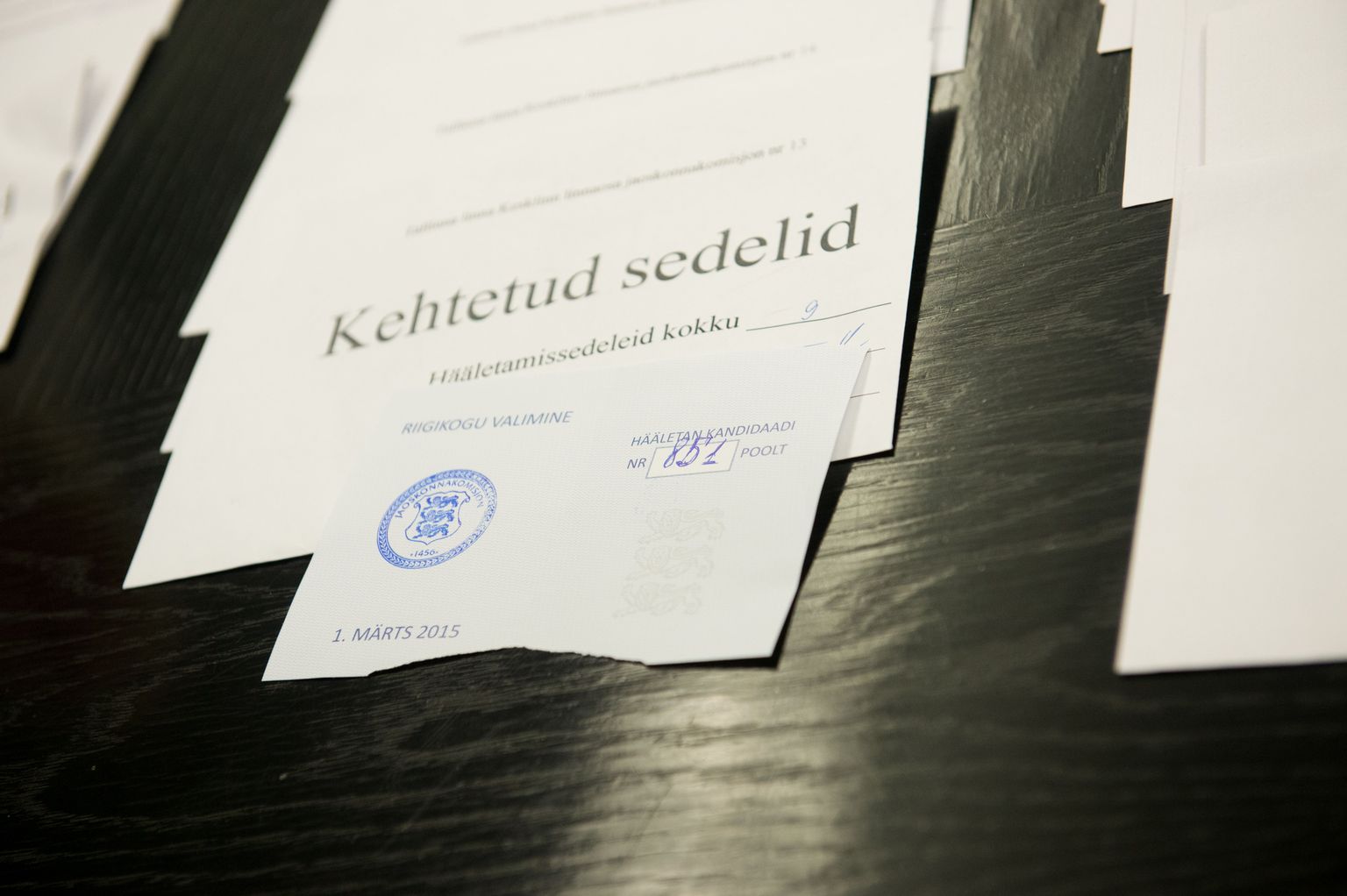 Tallinna valimiskomisjon luges kokku üle 800 rikutud valimissedeli.
