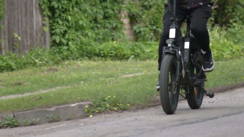 VIDEO ⟩ Kāpēc CSDD elektrovelosipēdu liek reģistrēt kā mopēdu?