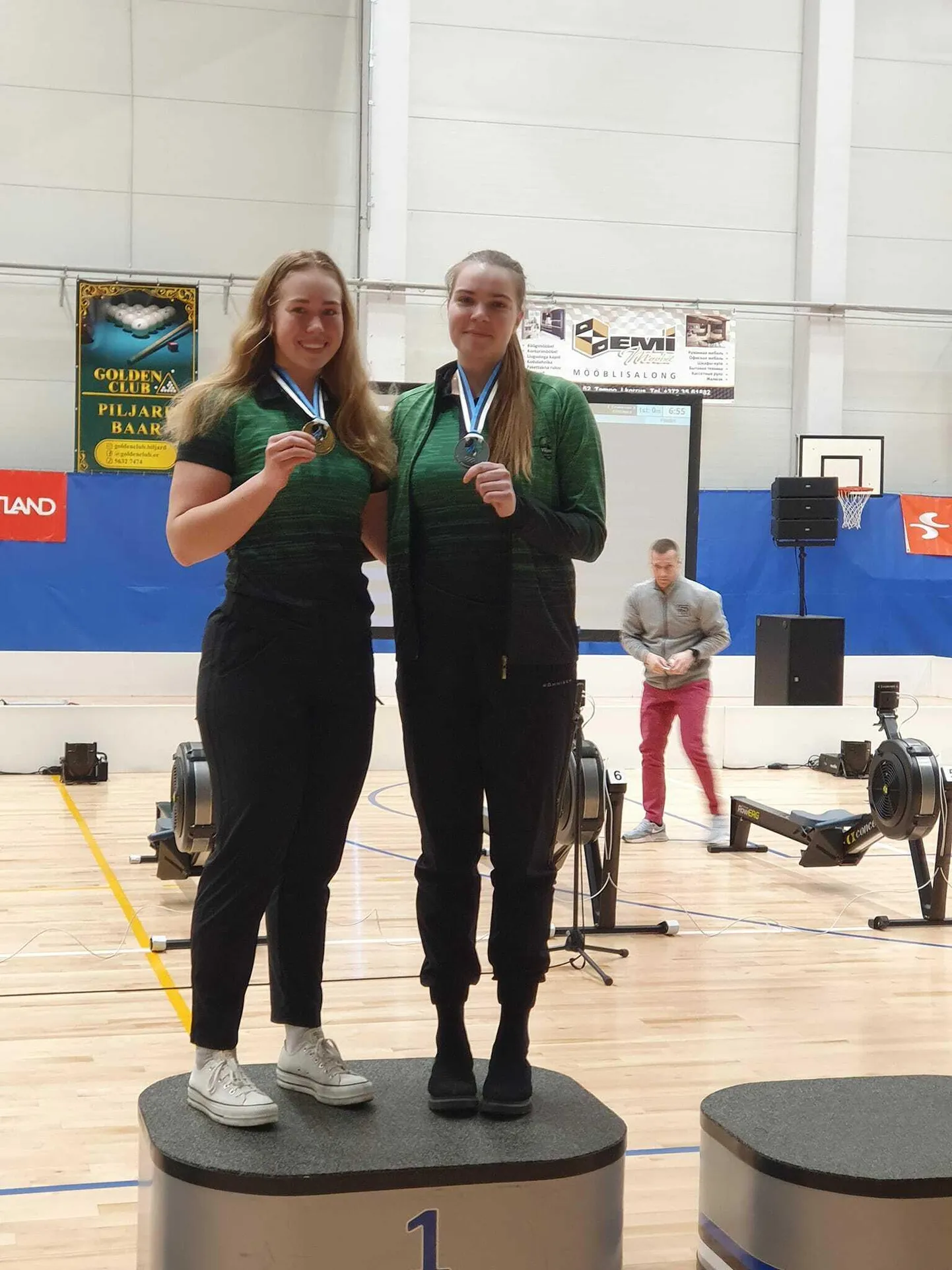 U23 vanuseklassis pääsesid Eesti sisesõudmise meistrivõistlustel pjedestaalile kaks viljandlannat: Doris Meinbek (vasakul) tuli meistriks ja Gerli Endrekson hõbemedalile.