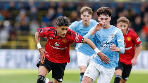 15-aastane poiss pääses esmakordselt Manchester Unitedi põhimeeskonda