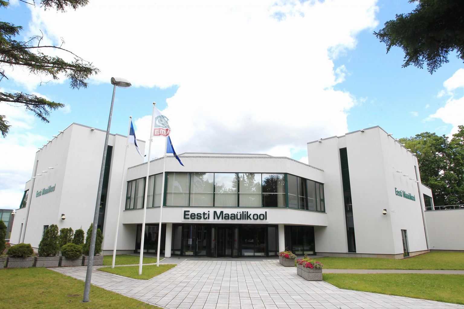 Pildil Eesti Maaülikooli peahoone.