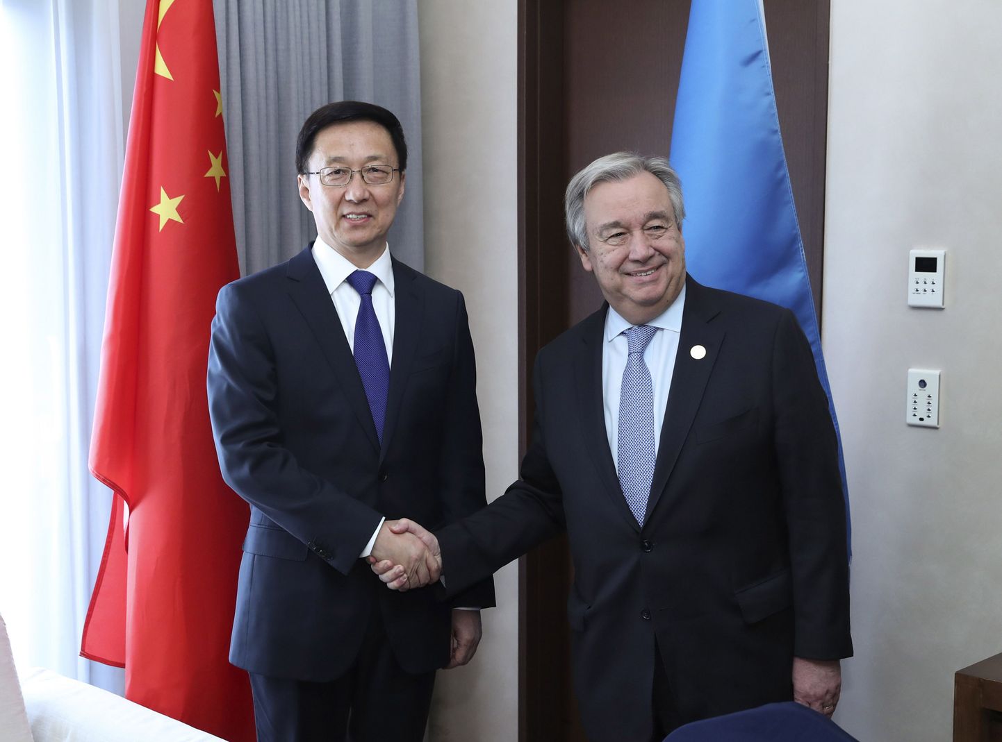ÜRO peasekretär António Guterres reedel Lõuna-Koreas Pyeongchangis kohtumas Hiina presidendi Xi Jinpingi eriesindaja Han Zhengiga.