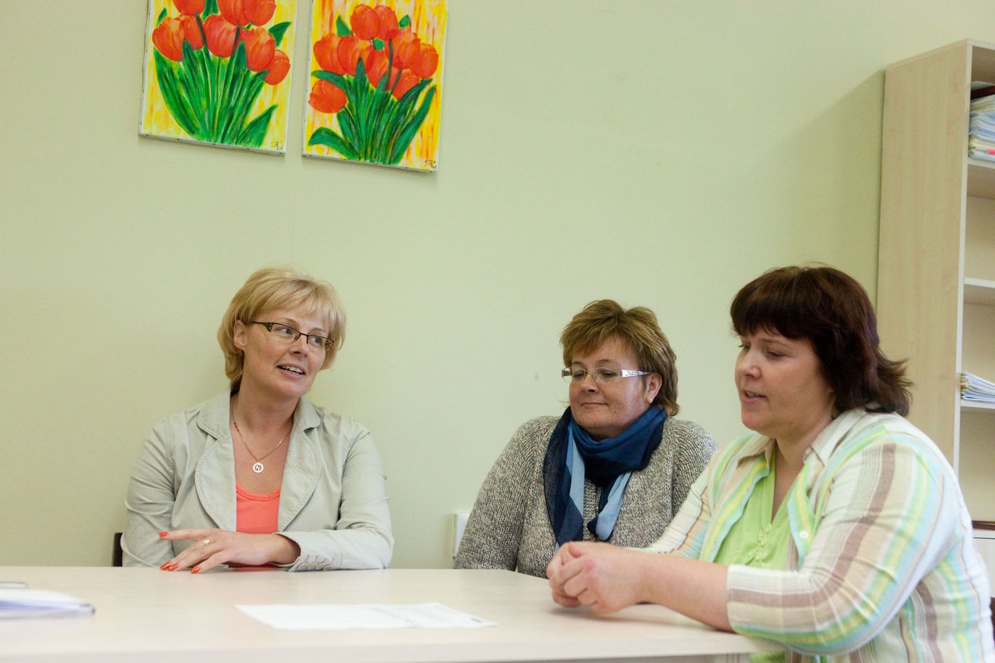 Osa Lääne-Virumaa Algklassiõpetajate Liidu aktiivist - Lemme Sulaoja (vasakult), Õnnela Lembke ja Kadi Kruusmaa.