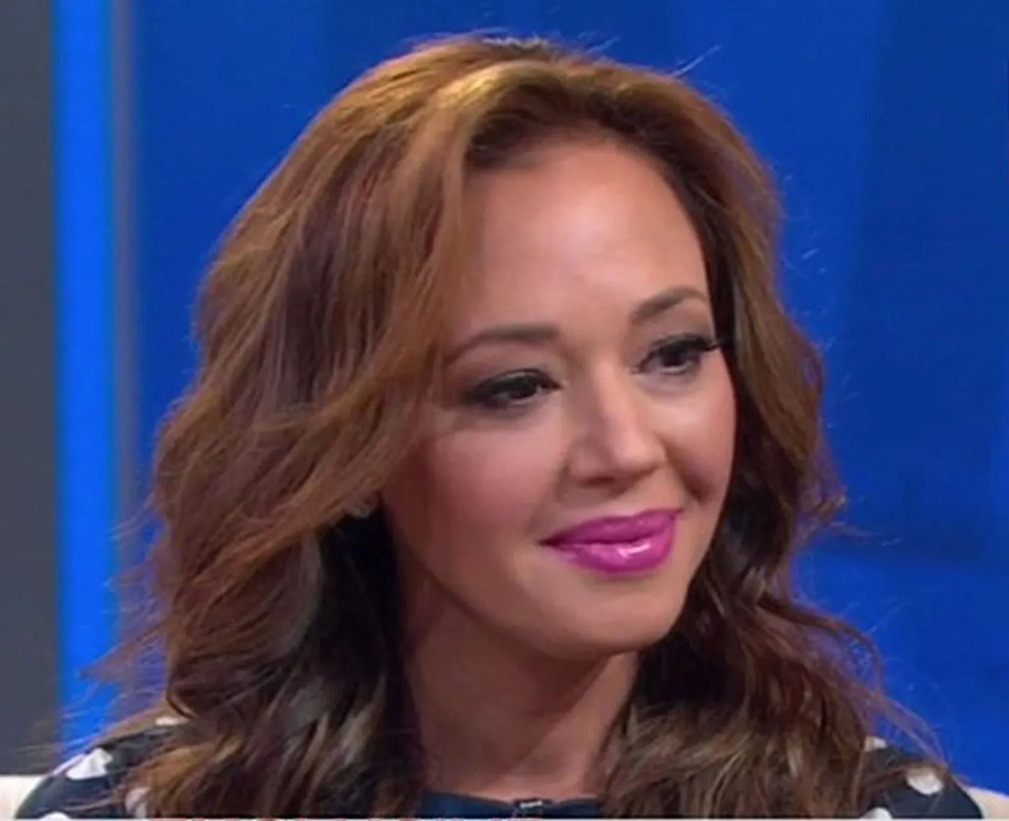 Näitleja ja endine saientoloog Leah Remini süüdistab Tom Cruise'i teiste saientoloogide füüsilises karistamises.