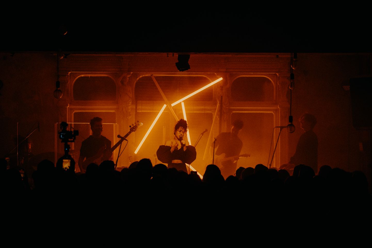 "Kautkaili" izpārdotā koncertā fon Stricka villā atklāj albuma mini turneju