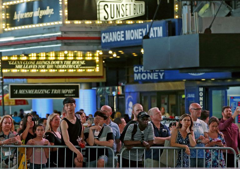 Times Square oli eile õhtul õnnetuse järel tavapäraselt rahvarohke. Foto: AP Photo/Kathy Willens/Scanpix
