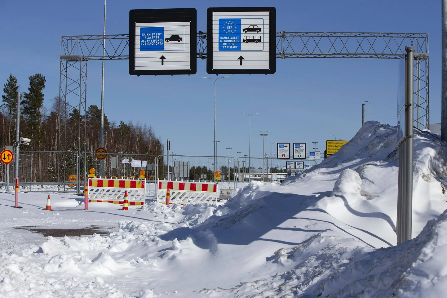 Vaalimaa piiripunkt. Soome idapiir on suletud.