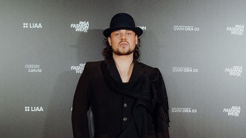 Amuna Davis meties jaunā avantūrā, kas patīkami pārsteidzis fanus