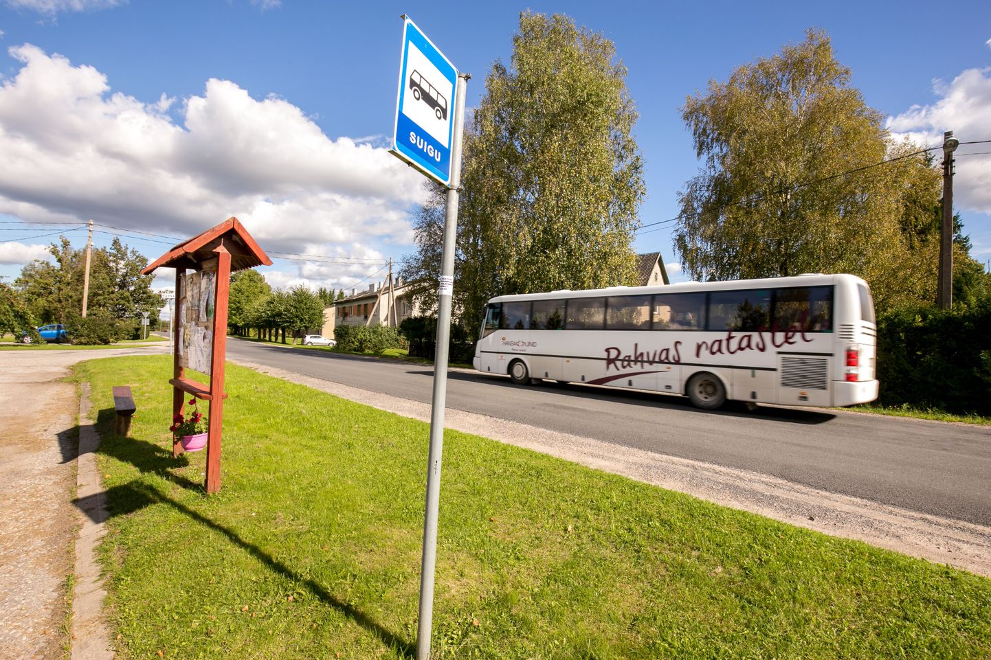 Pärnumaa ühistranspordikeskuselt (PÜTK) on müüki jõudnud taskuteatmikud "Busside sõiduplaanid Pärnu maakonnas seisuga 1. november 2016". Foto on illustreeriv.