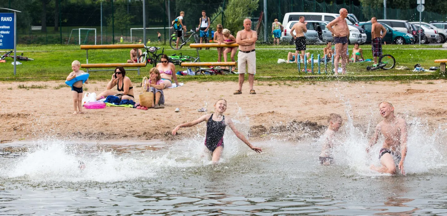 Soe ilm meelitab inimesed randa ning värskendav suplus on hea viis keha jahutada.