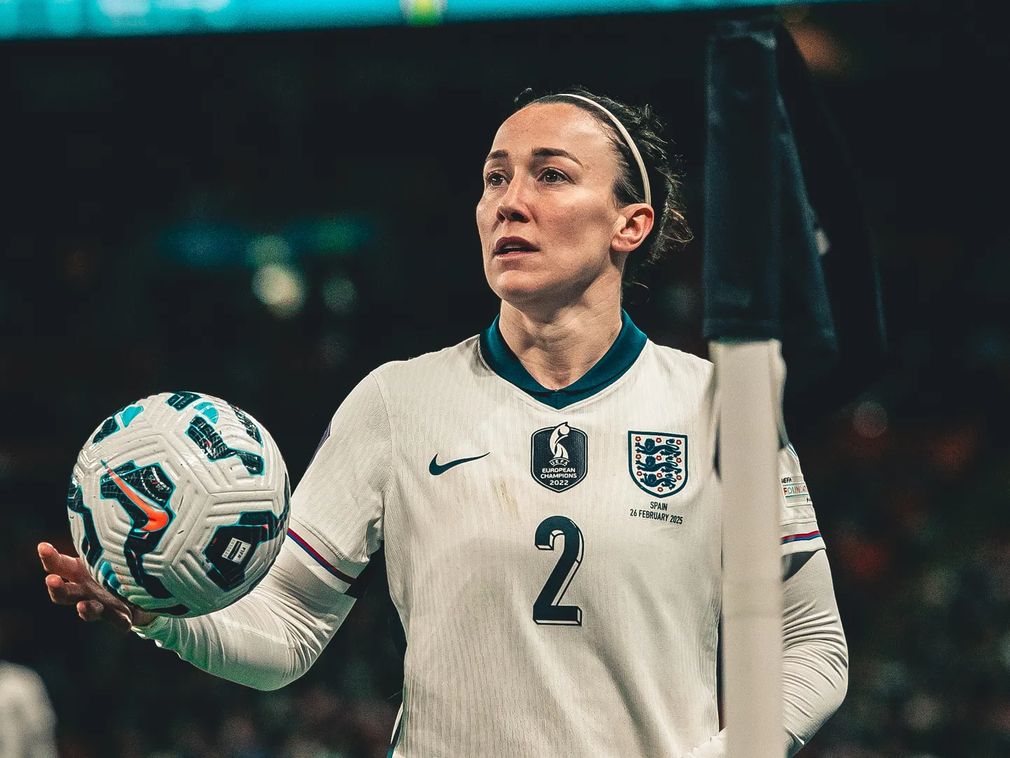 Lucy Bronze veeburaris Inglismaa koondise särgis.