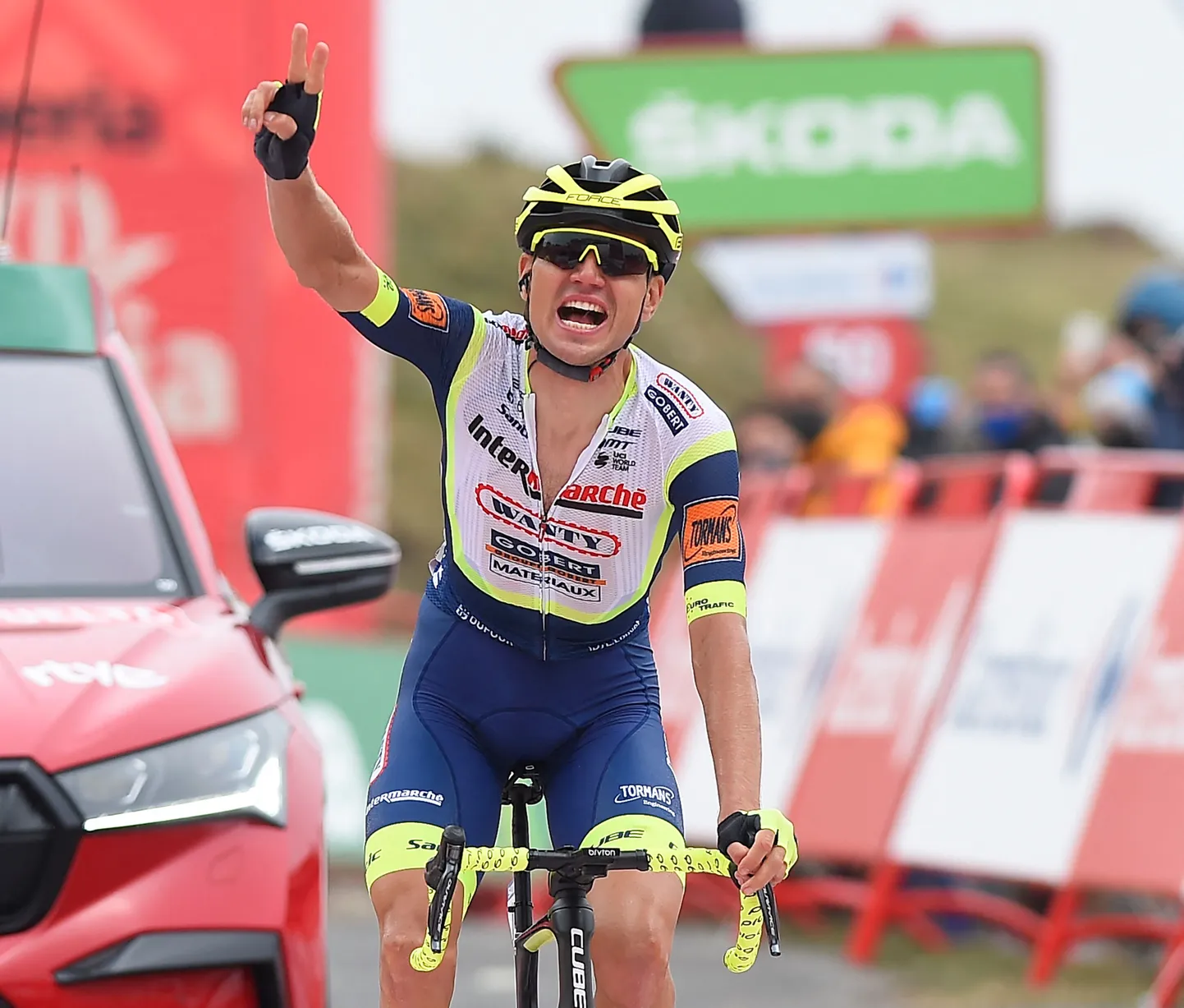 Rein Taaramäe viimane etapivõit Vueltalt pärineb 2021. aastast. Siis võitis ta velotuuri kolmanda etapi ja sõitis kaks päeva punases liidrisärgis.