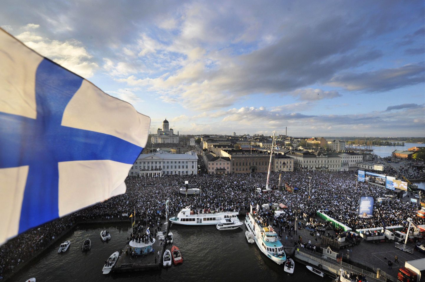 Флаг Финляндии. Иллюстративное фото.