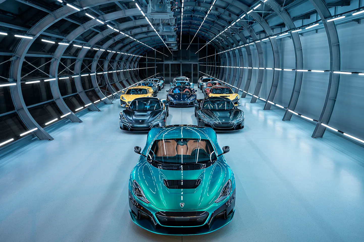 Horvaatia autotööstuse uhkus - Rimac Nevera on valmis nüüd tehasest välja sõitma.