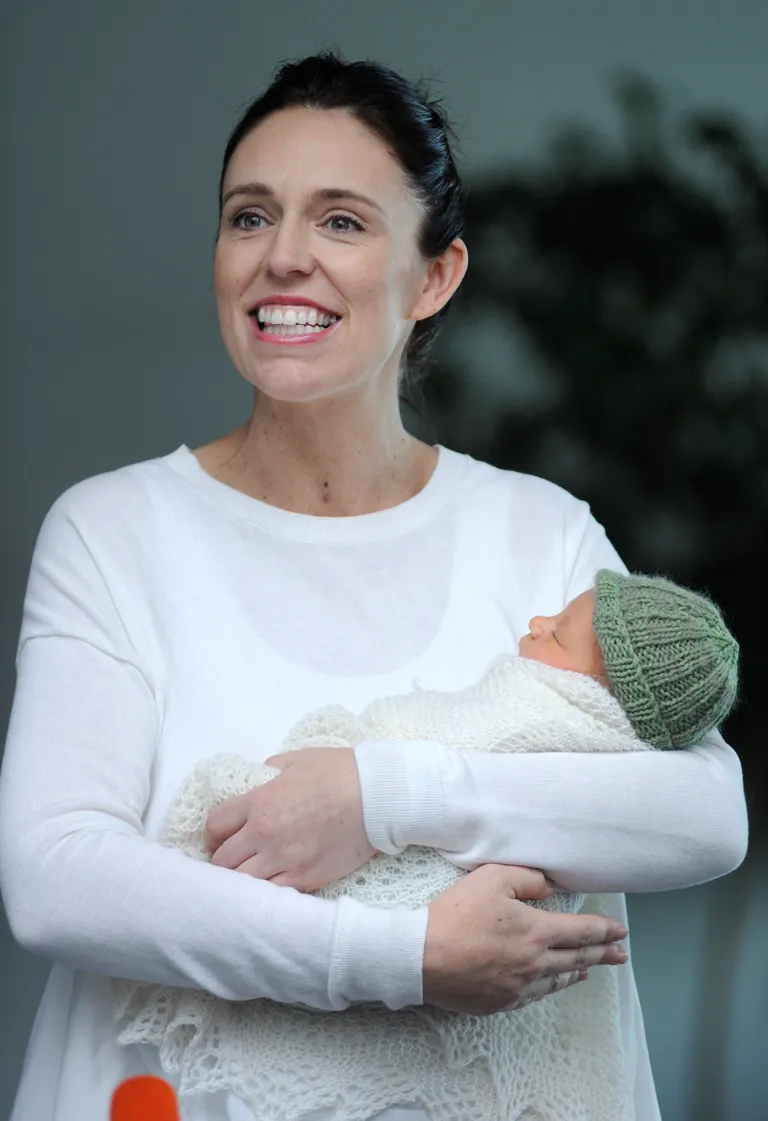 Uus-Meremaa peaminister Jacinda Ardern tutvustas oma vastsündinut