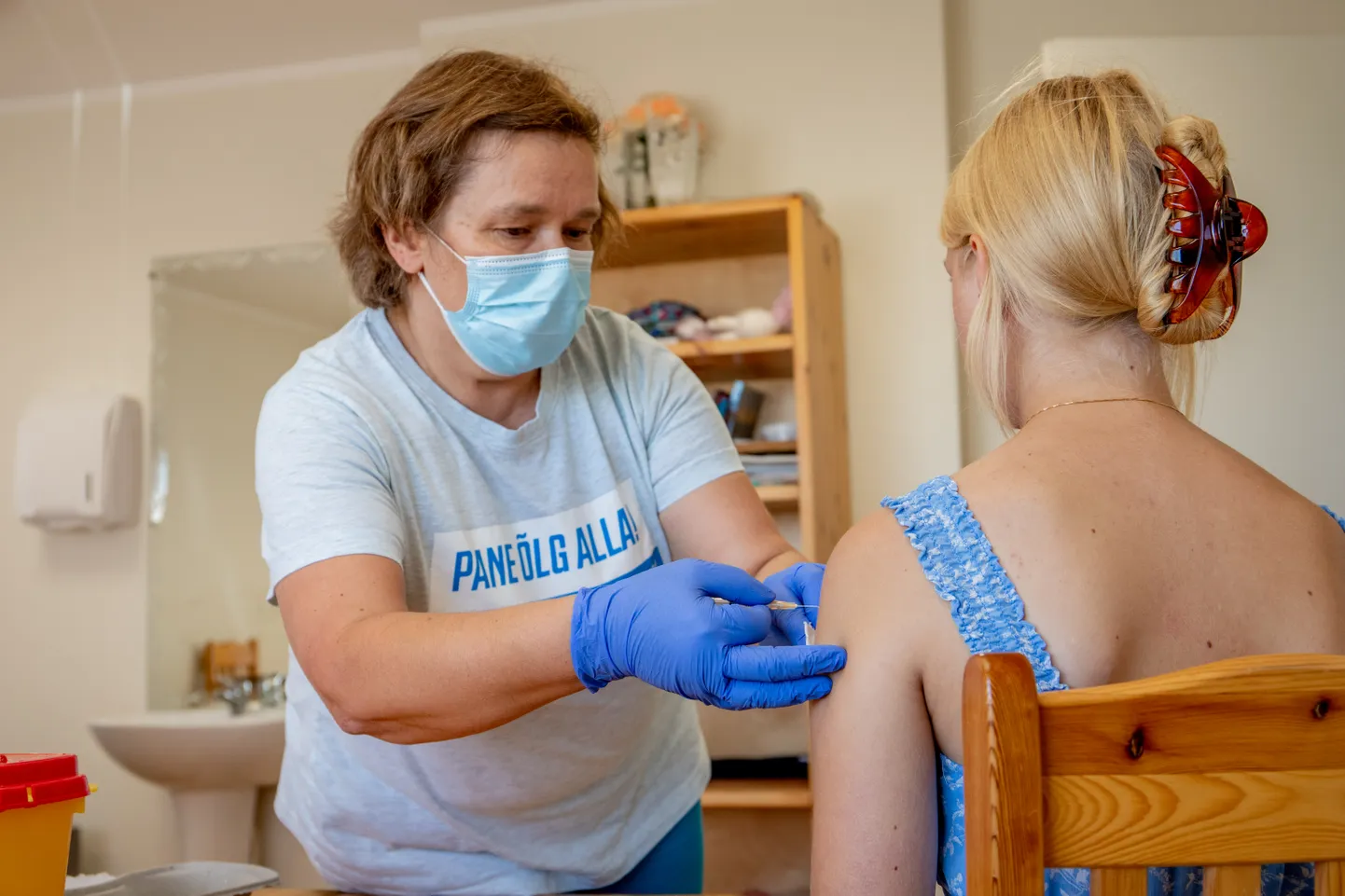 Starting from October 25, people will no longer be able to access establishments and venues with a negative coronavirus test result in place of a vaccination or recovery certificate.