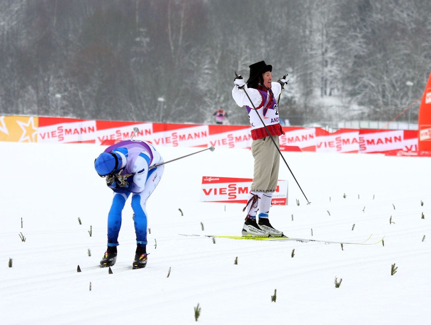 Andres Kiigemägi (paremal) leidis finišisirgel aega publiku tähelepanu võitmiseks.