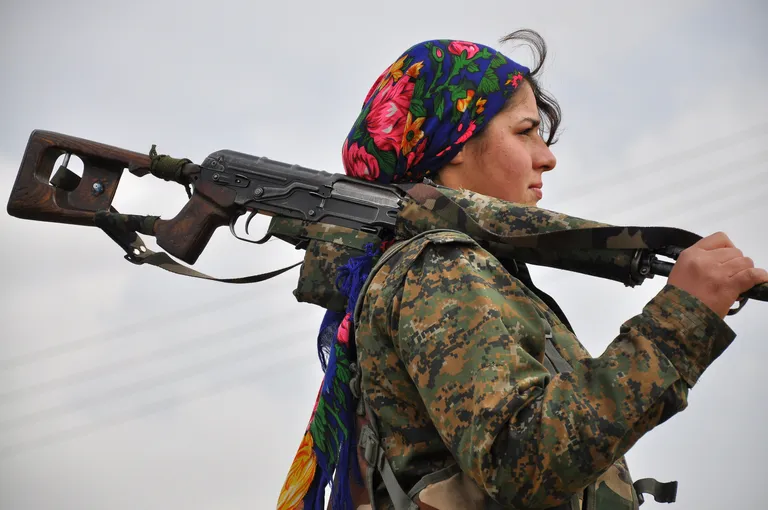 YPG võitleja.