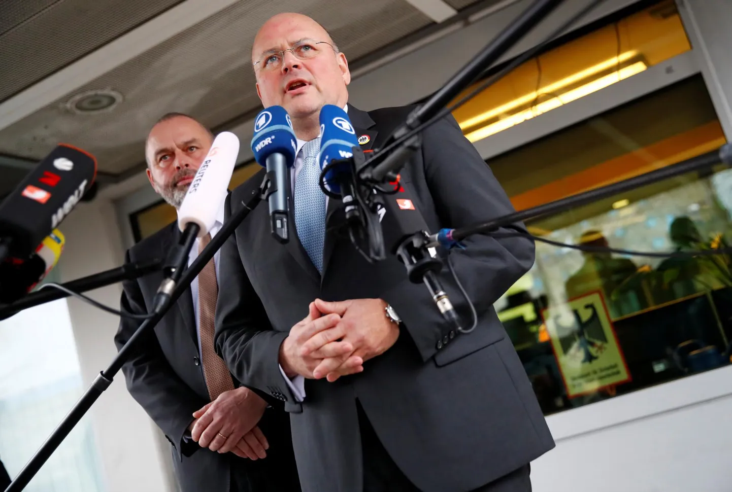 Saksa Föderaalse Teabejulgeolekuameti (BSI) president Arne Schönbohm andis reedel selgitusi ulatusliku andmelekke kohta.