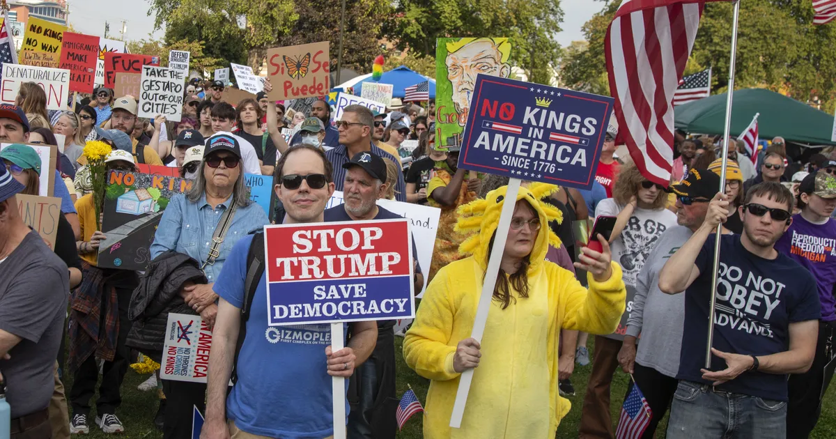 VIDEOD ⟩ Trump vastas miljonitele protestijatele AI-videotega, millel pommitab inimesi väljaheidetega