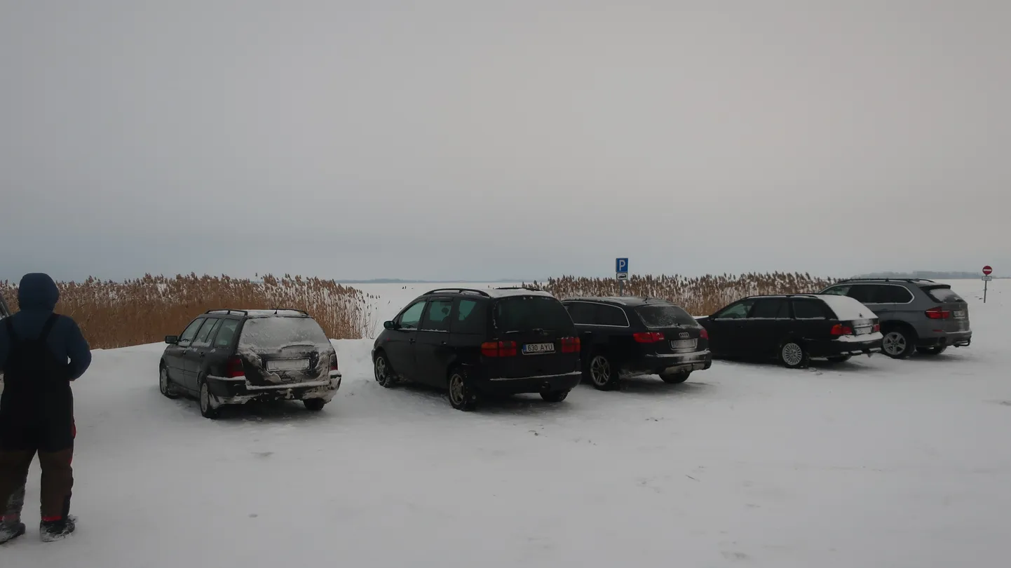 Erandina võivad homme jääle minna kutselised kalurid, et ära tuua oma kalapüügivahendid.