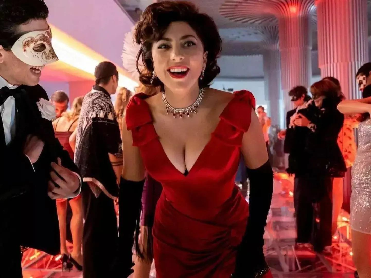 Lady Gaga Patrizia Reggiani rollis filmis «Gucci tragöödia».